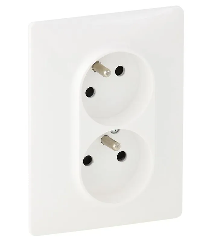 Zásuvka 2x2P+PE s clonkami Legrand Valena Life 753186, 16A, 250V, bílá Expresní Doručení